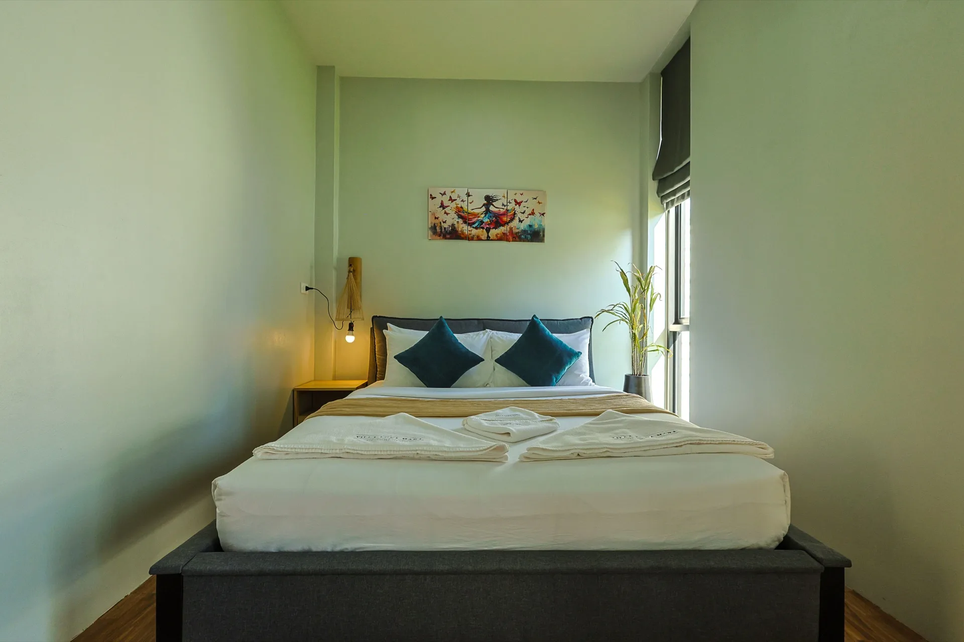 Third bedroom with queen bed